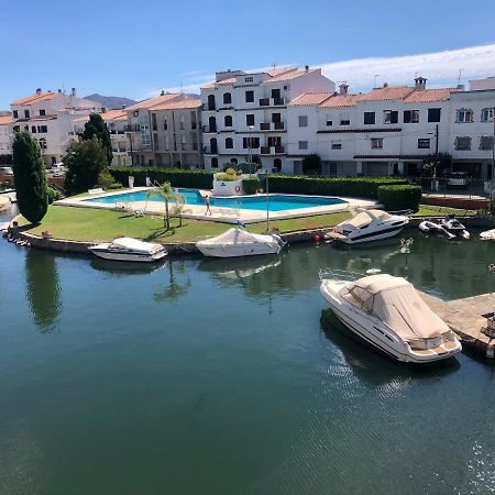 Port Sotavent 2C - Apartamento En La Marina De Empuriabrava - Piscina Comunitaria, - Parking - Vistas Al Canal - Cerca Centro Y Playa Dış mekan fotoğraf