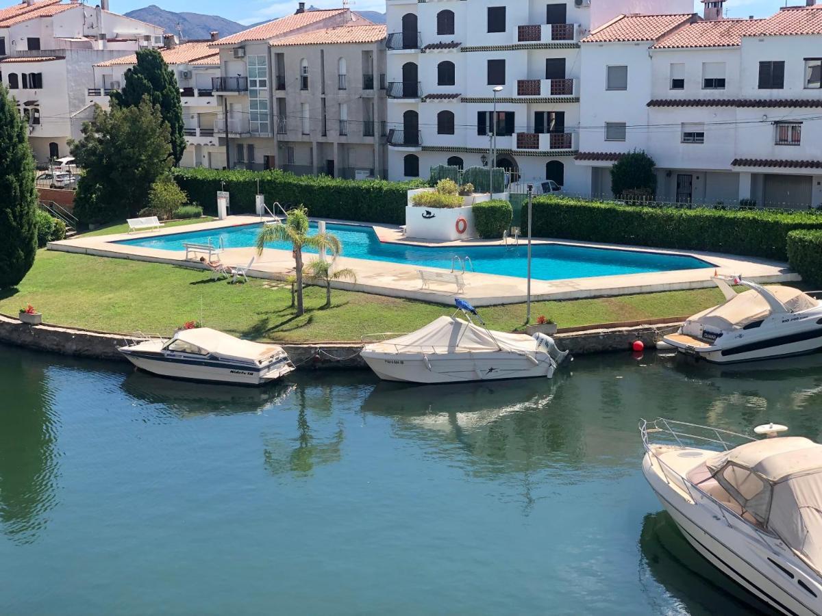 Port Sotavent 2C - Apartamento En La Marina De Empuriabrava - Piscina Comunitaria, - Parking - Vistas Al Canal - Cerca Centro Y Playa Dış mekan fotoğraf