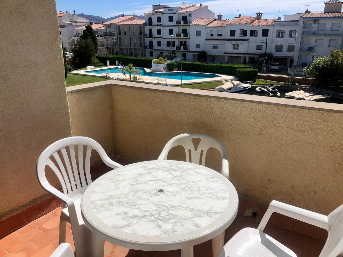 Port Sotavent 2C - Apartamento En La Marina De Empuriabrava - Piscina Comunitaria, - Parking - Vistas Al Canal - Cerca Centro Y Playa Dış mekan fotoğraf