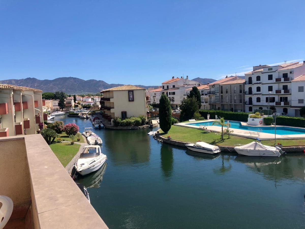 Port Sotavent 2C - Apartamento En La Marina De Empuriabrava - Piscina Comunitaria, - Parking - Vistas Al Canal - Cerca Centro Y Playa Dış mekan fotoğraf