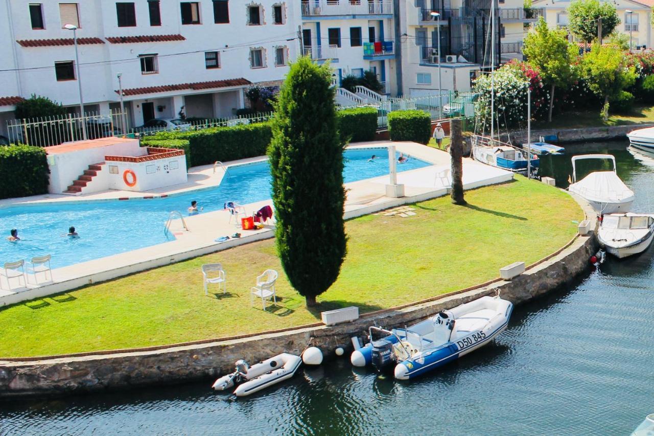 Port Sotavent 2C - Apartamento En La Marina De Empuriabrava - Piscina Comunitaria, - Parking - Vistas Al Canal - Cerca Centro Y Playa Dış mekan fotoğraf